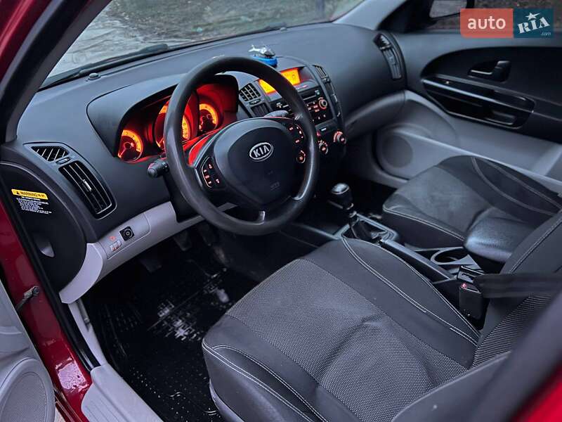 Хэтчбек Kia Ceed 2007 в Змиеве фото 10 Хэтчбек Kia Ceed 2007 в Змиеве