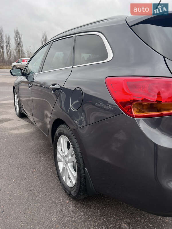 Универсал Kia Ceed 2014 в Ровно