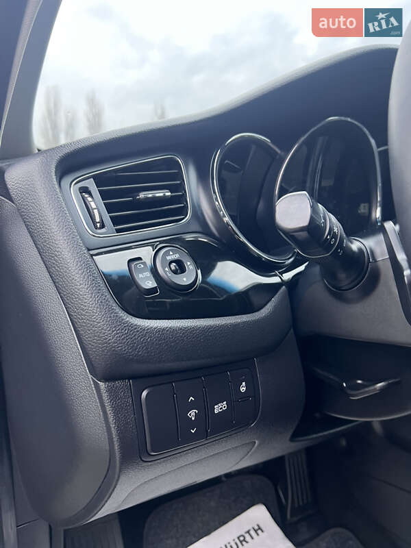 Универсал Kia Ceed 2014 в Ровно