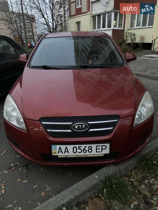 Хэтчбек Kia Ceed 2007 в Киеве