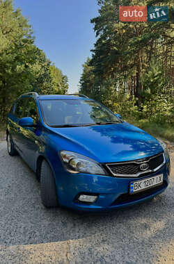 Универсал Kia Ceed 2012 в Остроге