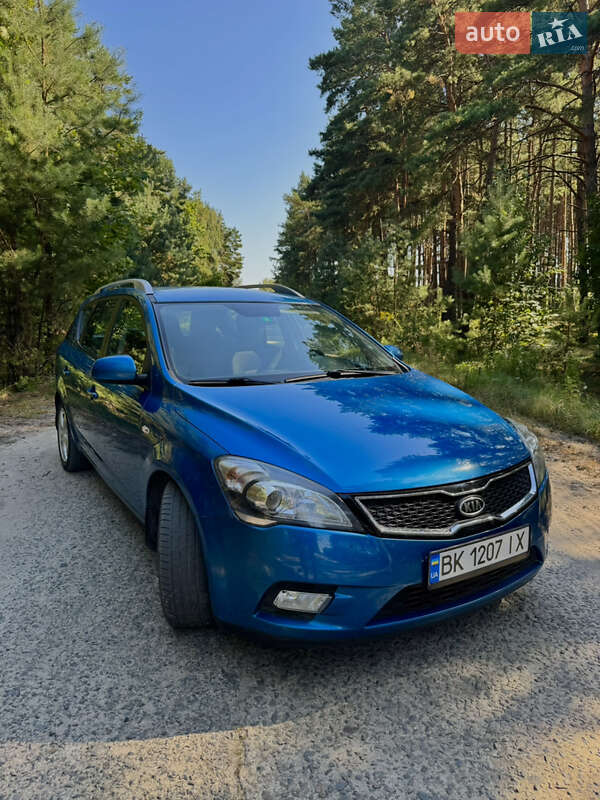 Універсал Kia Ceed 2012 в Острозі