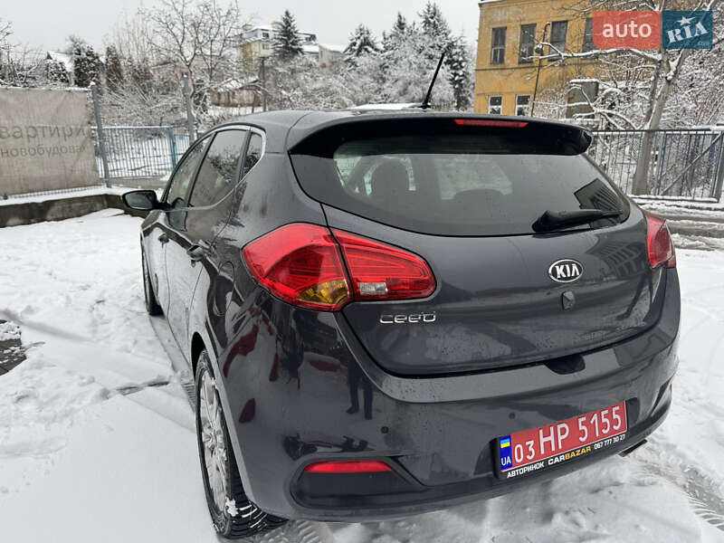 Хэтчбек Kia Ceed 2012 в Львове