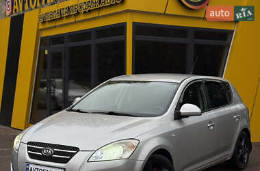 Хэтчбек Kia Ceed 2008 в Киеве