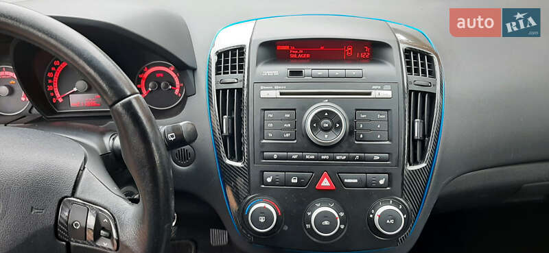 Універсал Kia Ceed 2010 в Чернігові