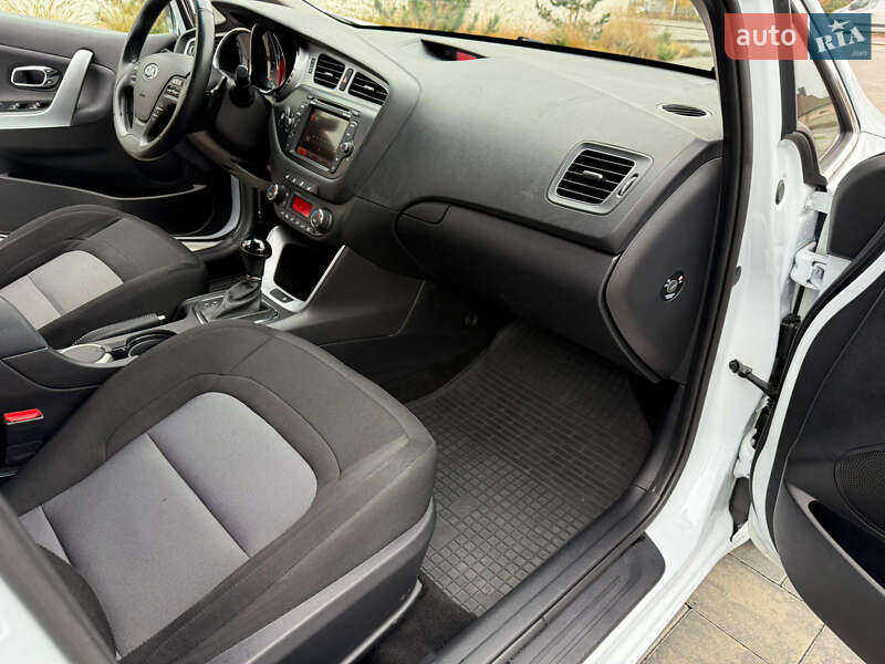 Универсал Kia Ceed 2015 в Луцке