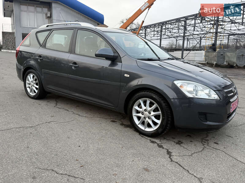 Универсал Kia Ceed 2009 в Лубнах