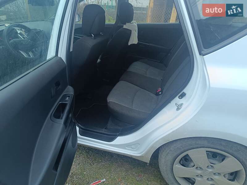 Универсал Kia Ceed 2010 в Емильчине