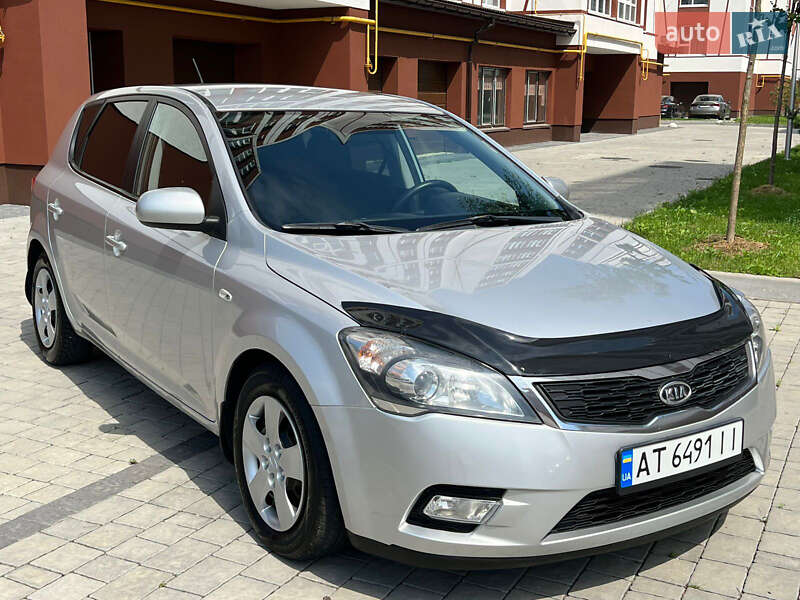 Хетчбек Kia Ceed 2010 в Івано-Франківську