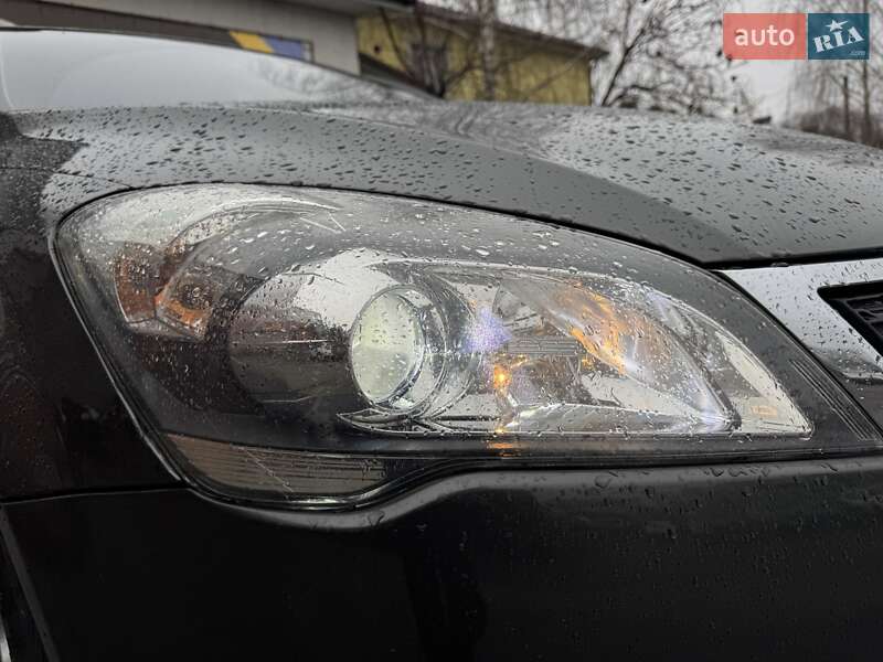 Хэтчбек Kia Ceed 2011 в Виннице