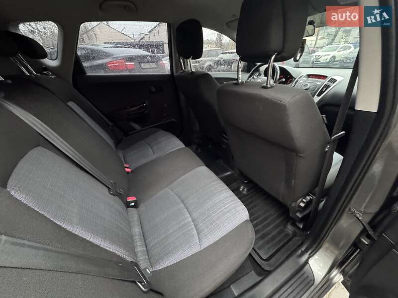 Хэтчбек Kia Ceed 2011 в Виннице