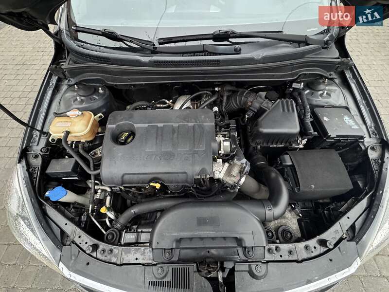 Хэтчбек Kia Ceed 2011 в Виннице