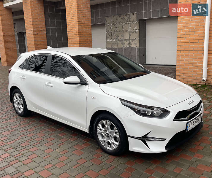 Хетчбек Kia Ceed 2023 в Києві фото 3 Хетчбек Kia Ceed 2023 в Києві