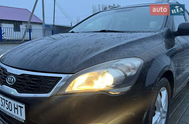 Универсал Kia Ceed 2011 в Ковеле