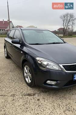 Хетчбек Kia Ceed 2011 в Южноукраїнську
