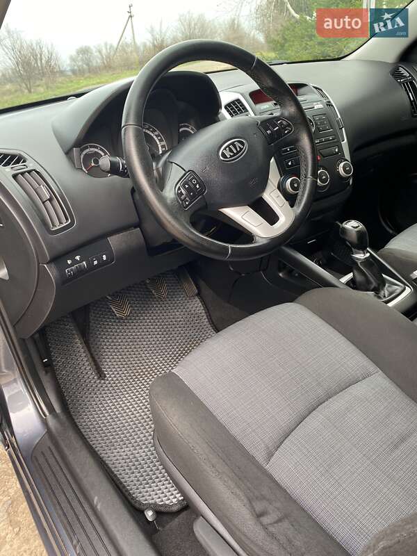 Хетчбек Kia Ceed 2011 в Южноукраїнську фото 10 Хетчбек Kia Ceed 2011 в Южноукраїнську