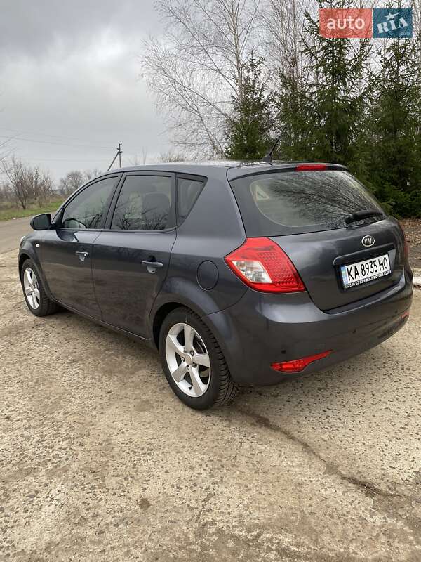Хетчбек Kia Ceed 2011 в Южноукраїнську фото 6 Хетчбек Kia Ceed 2011 в Южноукраїнську