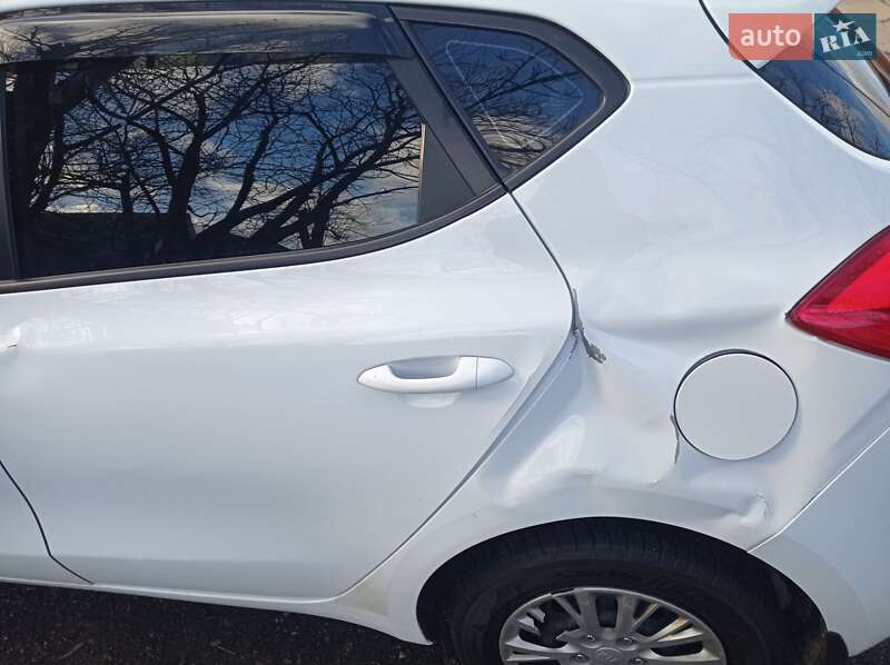 Хэтчбек Kia Ceed 2013 в Кагарлыке фото 10 Хэтчбек Kia Ceed 2013 в Кагарлыке