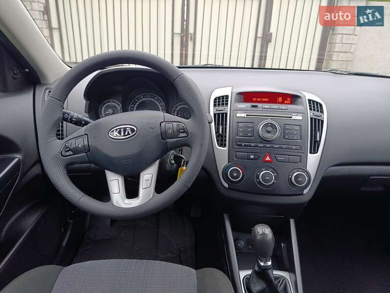Универсал Kia Ceed 2011 в Луцке