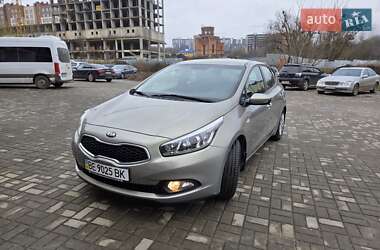 Хетчбек Kia Ceed 2014 в Чернівцях