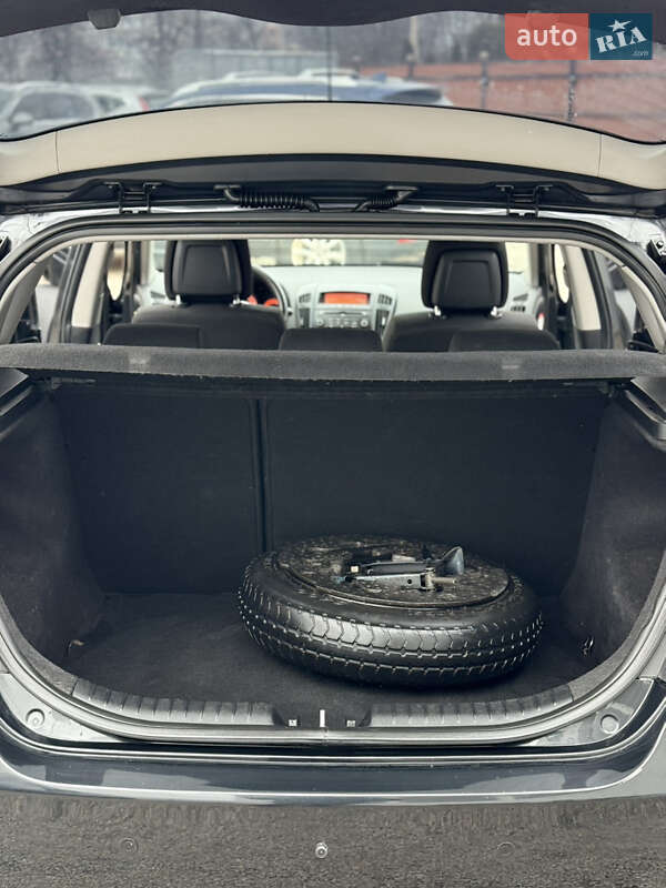 Хетчбек Kia Ceed 2008 в Кропивницькому