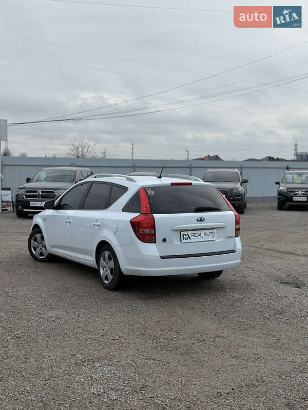 Универсал Kia Ceed 2010 в Кропивницком