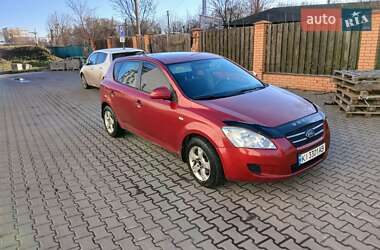 Хэтчбек Kia Ceed 2008 в Киеве