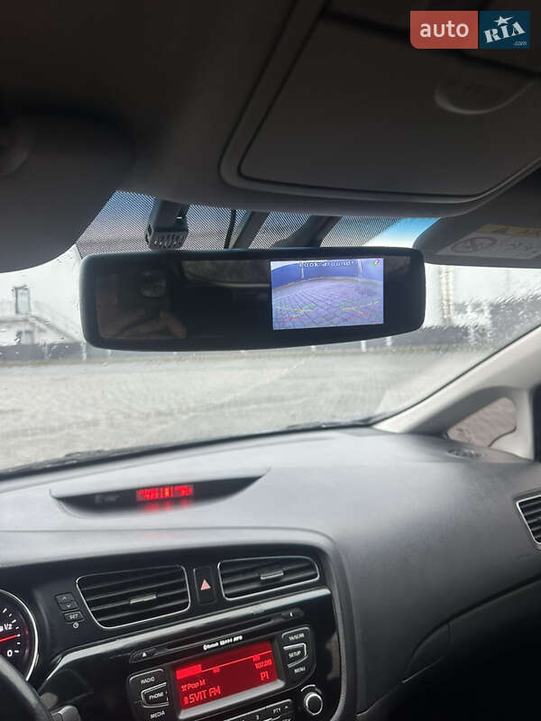 Хэтчбек Kia Ceed 2013 в Мукачево