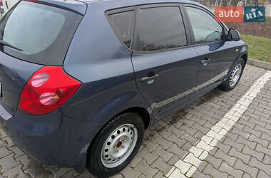 Хэтчбек Kia Ceed 2009 в Черновцах
