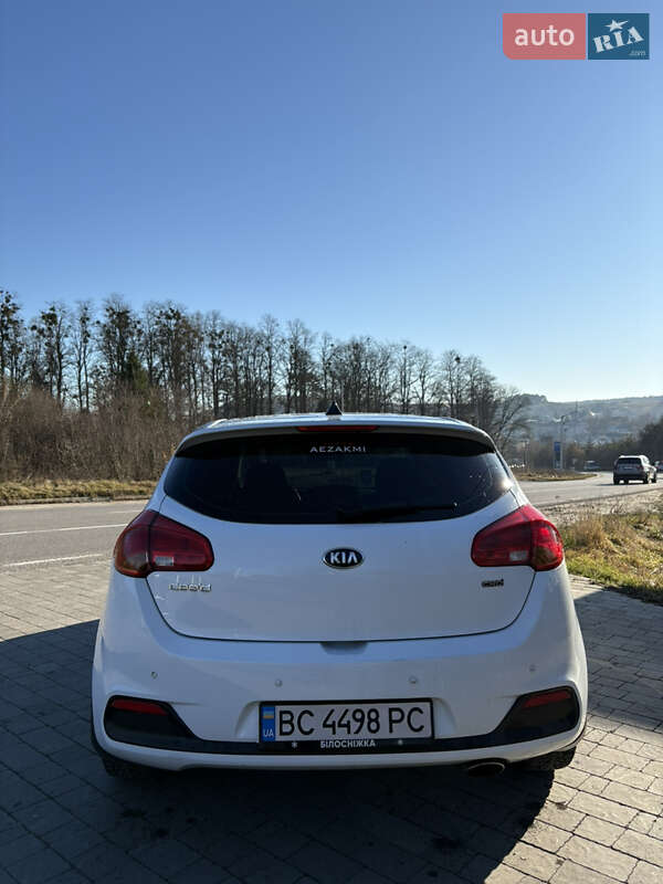 Хэтчбек Kia Ceed 2012 в Львове