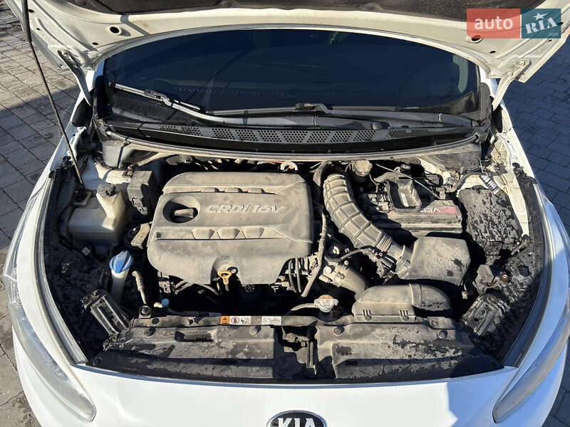 Хэтчбек Kia Ceed 2012 в Львове