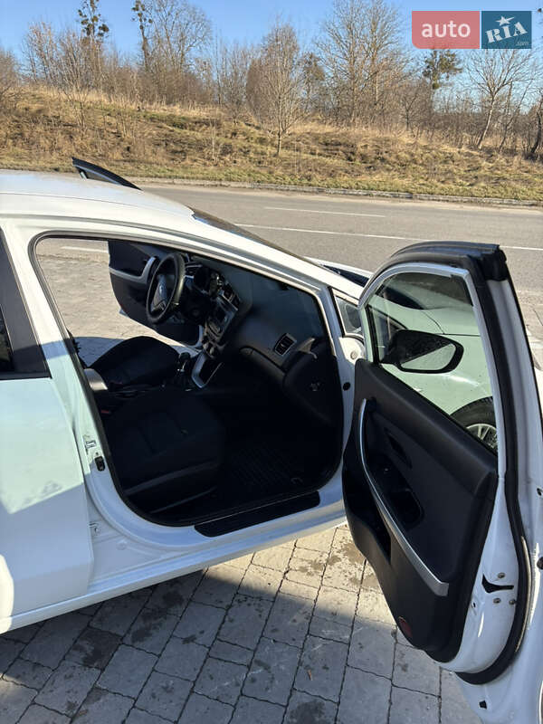 Хэтчбек Kia Ceed 2012 в Львове