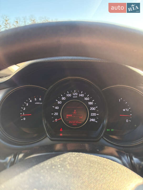 Хэтчбек Kia Ceed 2012 в Львове