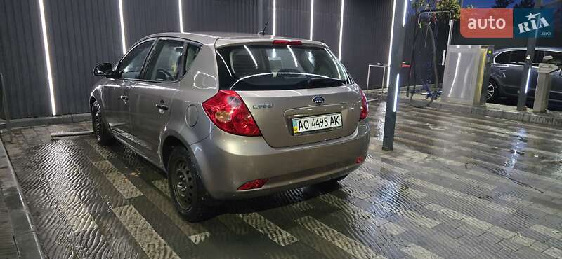 Хэтчбек Kia Ceed 2007 в Ужгороде