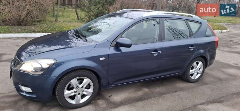 Универсал Kia Ceed 2011 в Киеве