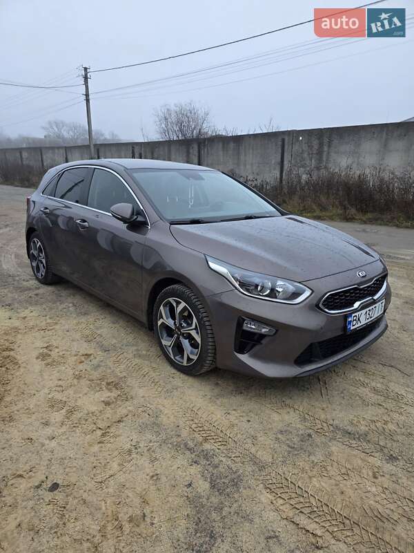 Хэтчбек Kia Ceed 2019 в Сарнах