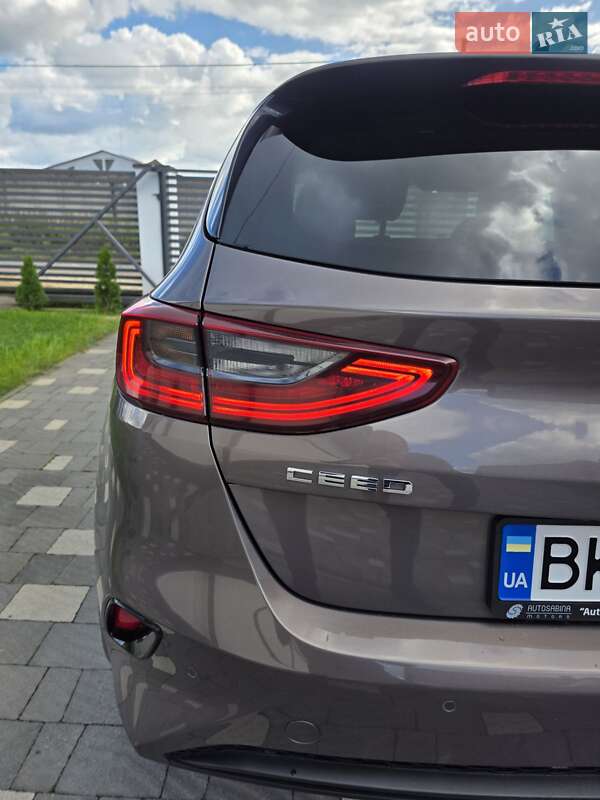 Хэтчбек Kia Ceed 2019 в Сарнах