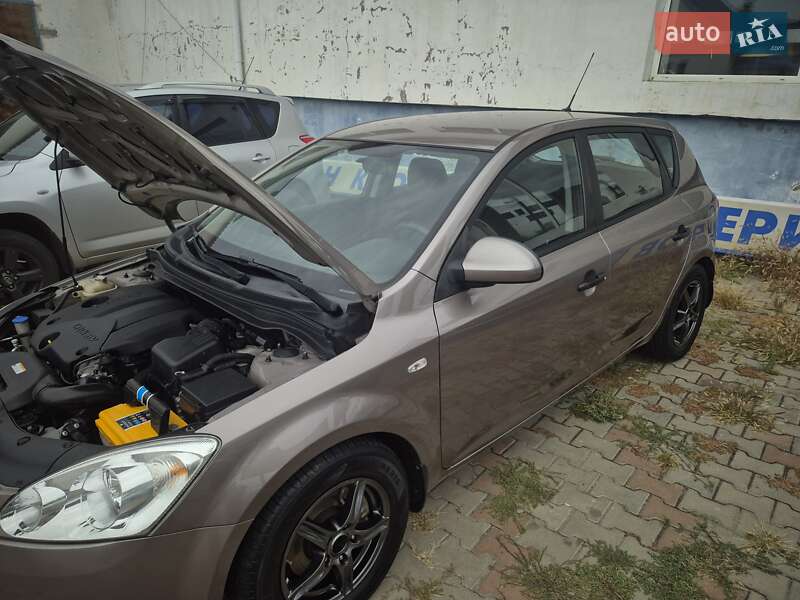 Хетчбек Kia Ceed 2008 в Одесі фото 22 Хетчбек Kia Ceed 2008 в Одесі