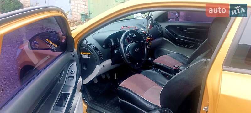 Хетчбек Kia Ceed 2008 в Кривому Розі фото 4 Хетчбек Kia Ceed 2008 в Кривому Розі