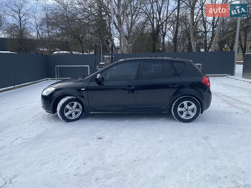 Хэтчбек Kia Ceed 2008 в Ивано-Франковске фото 2 Хэтчбек Kia Ceed 2008 в Ивано-Франковске