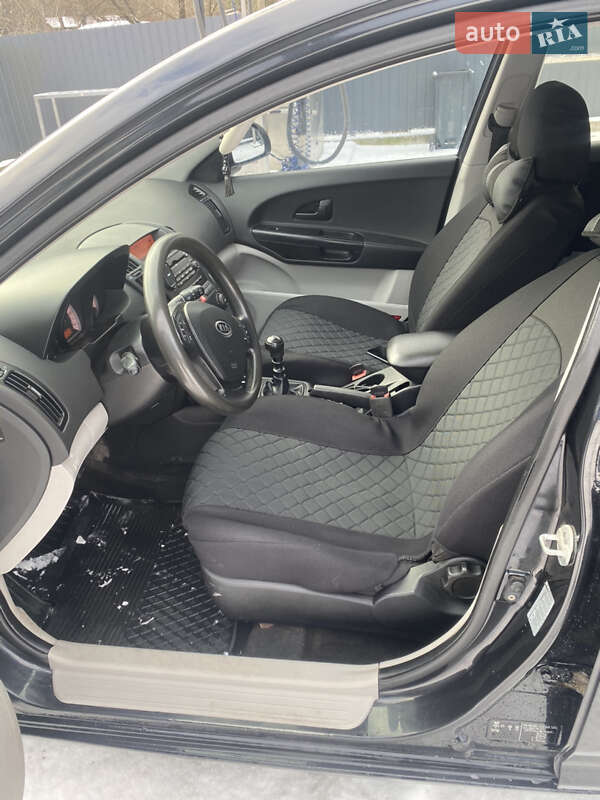 Хэтчбек Kia Ceed 2008 в Ивано-Франковске фото 8 Хэтчбек Kia Ceed 2008 в Ивано-Франковске
