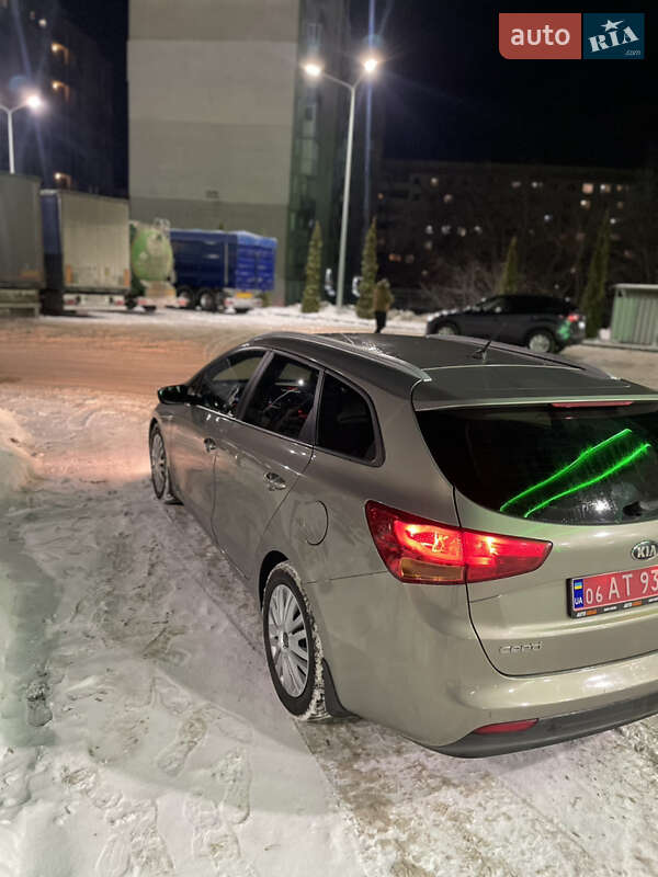 Універсал Kia Ceed 2013 в Житомирі