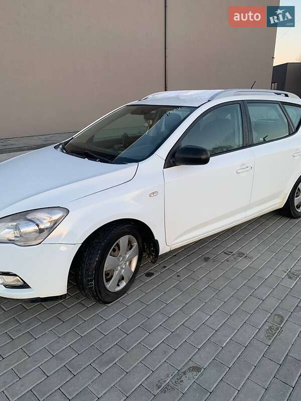 Універсал Kia Ceed 2010 в Красному