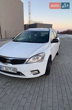 Универсал Kia Ceed 2010 в Красном