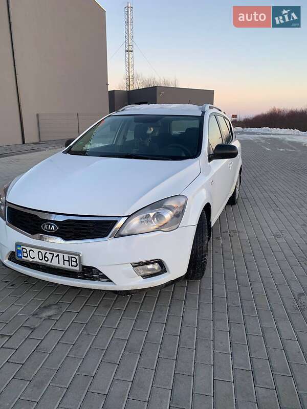 Універсал Kia Ceed 2010 в Красному