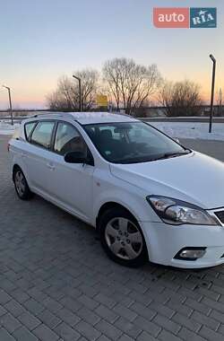 Универсал Kia Ceed 2010 в Красном