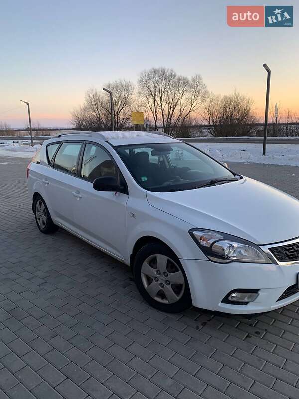 Універсал Kia Ceed 2010 в Красному