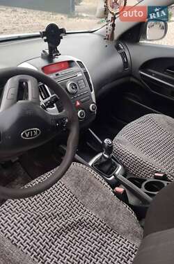 Универсал Kia Ceed 2010 в Красном