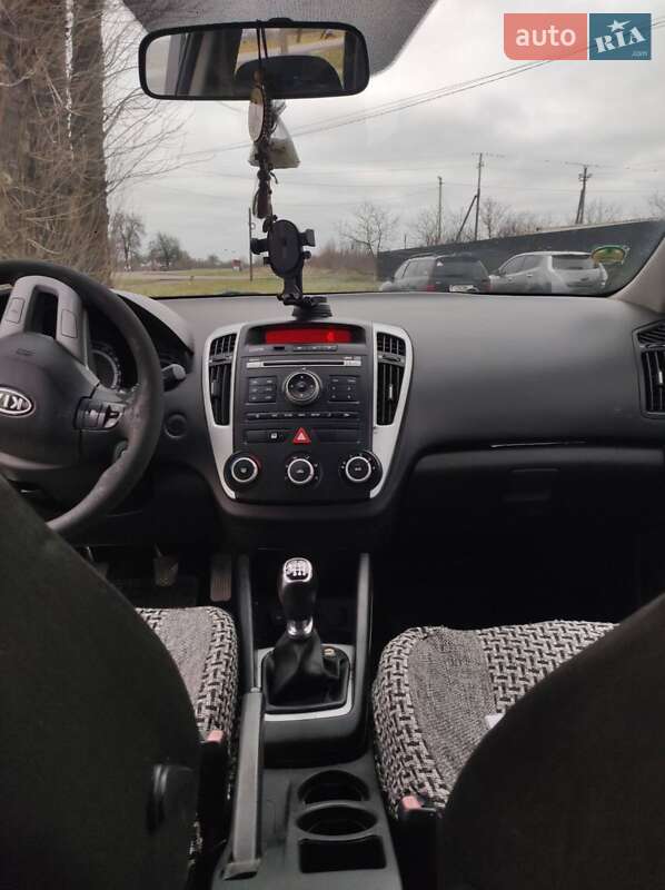 Універсал Kia Ceed 2010 в Красному