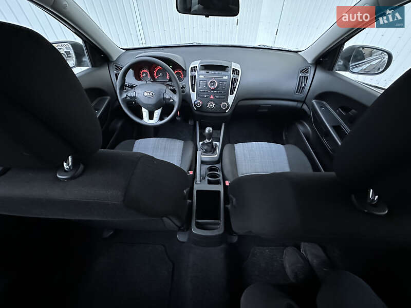 Хэтчбек Kia Ceed 2010 в Коломые
